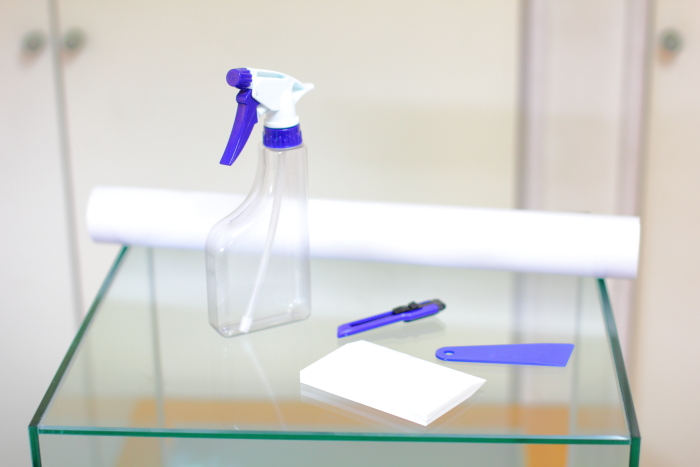 手順2.霧吹きに、中製剤をいれ水を入れます